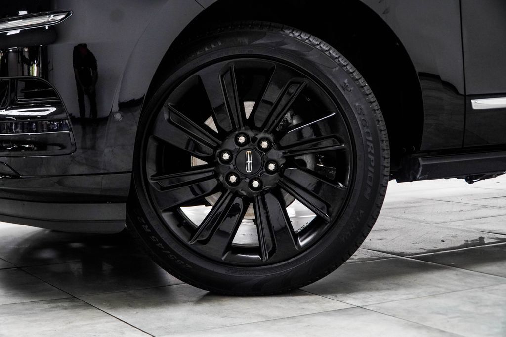 Lincoln Navigator photo 5