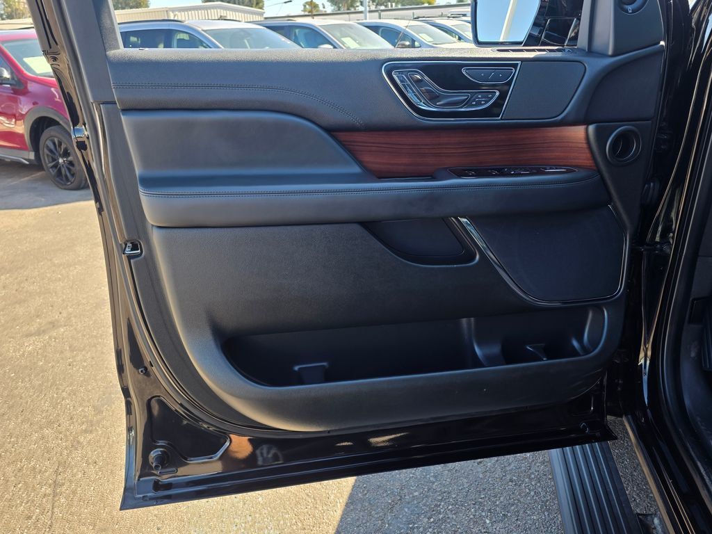 2023 Lincoln Navigator Reserve 4x4 - 22995517 - 21