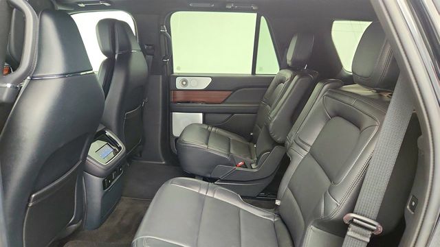 2023 Lincoln Navigator Reserve 4x4 with Equipment 201A & 22'' Wheels - 22963038 - 20