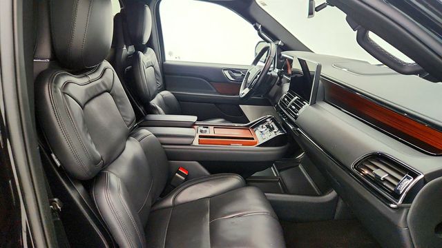 2023 Lincoln Navigator Reserve 4x4 with Equipment 201A & 22'' Wheels - 22963038 - 24