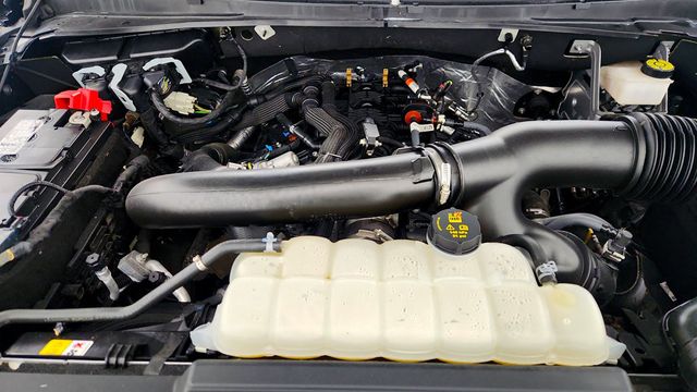 2023 Lincoln Navigator Reserve 4x4 with Equipment 201A & 22'' Wheels - 22963038 - 27