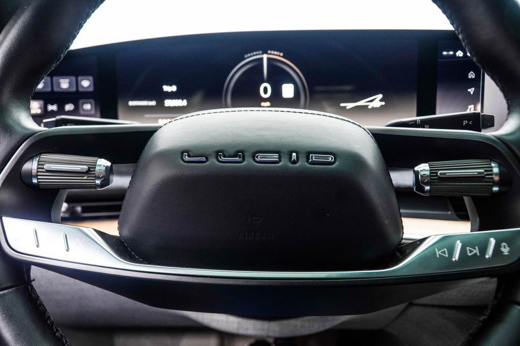 Lucid Air photo 34