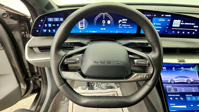 2023 Lucid Air Pure AWD with 19'' Aero Range Wheels - 23026820 - 11