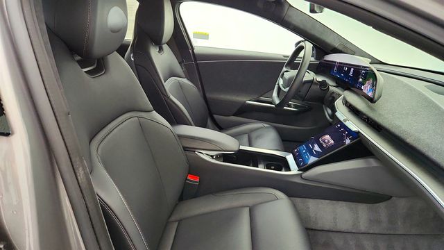 2023 Lucid Air Pure AWD with 19'' Aero Range Wheels - 23026820 - 23
