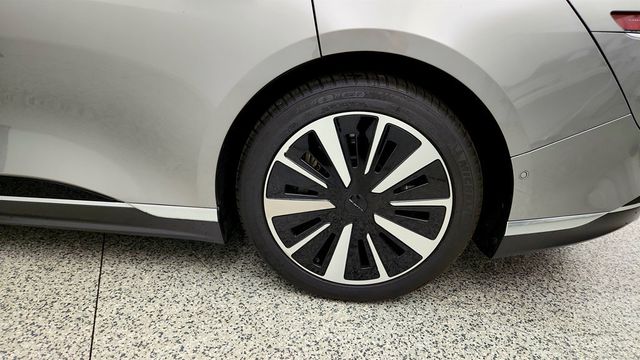 2023 Lucid Air Pure AWD with 19'' Aero Range Wheels - 23026820 - 8