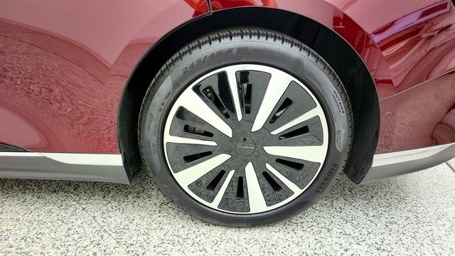 2023 Lucid Air Pure AWD with 19'' Aero Range Wheels - 23026901 - 8