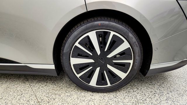 2023 Lucid Air Touring AWD w/ 19'' Aero Range Wheels - 23004596 - 8