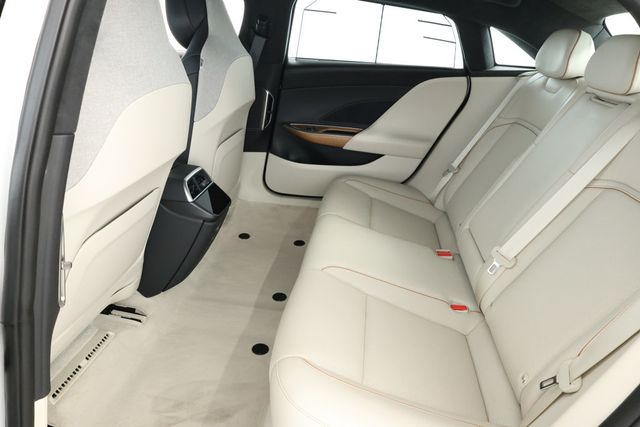 2023 Lucid Air Touring AWD with 19'' Wheels (425-Mile Range) - 22912876 - 22