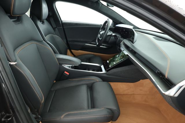 2023 Lucid Air Touring AWD with 20'' Wheels (384-Mile Range) - 22930941 - 24