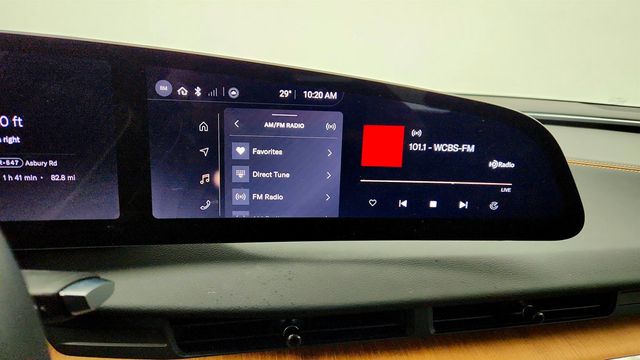 2023 Lucid Air Touring AWD with 20'' Wheels (384-Mile Range) - 22978773 - 18