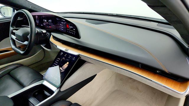 2023 Lucid Air Touring AWD with 20'' Wheels (384-Mile Range) - 22978773 - 24