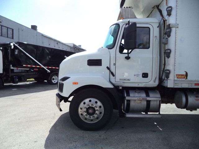 2023 Mack MD6 w/ 26ft Refrigerated Box Thermo King T-1000 & Liftgate - 22872074 - 19