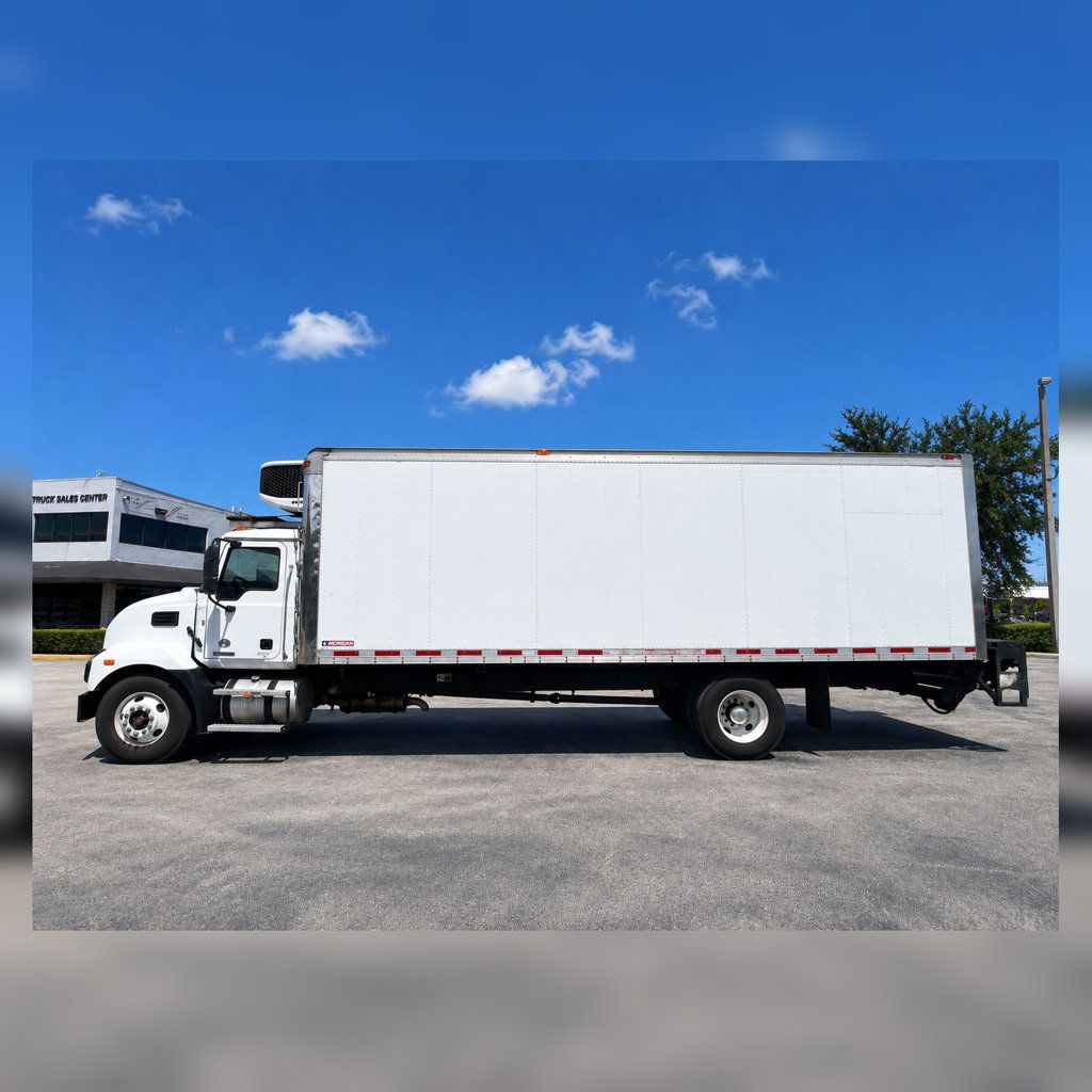 2023 Mack MD6 w/ 26ft Refrigerated Box Thermo King T-1000 & Liftgate - 23073081 - 1