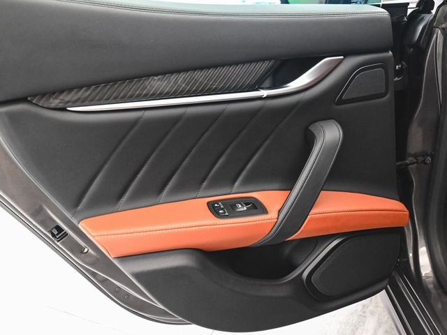 2023 Maserati Ghibli Modena Q4 - 22980320 - 10