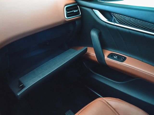 2023 Maserati Ghibli Modena Q4 - 22980320 - 15