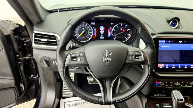 2023 Maserati Ghibli Modena Q4 AWD w/ Sportivo Pkg, 20'' Wheels & Radica Wood Trim - 23092726 - 13