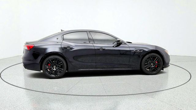 2023 Maserati Ghibli Modena Q4 AWD w/ Sportivo Pkg, 20'' Wheels & Radica Wood Trim - 23092726 - 3
