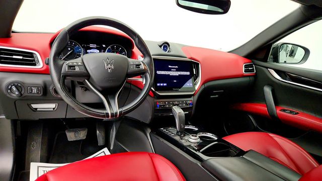 2023 Maserati Ghibli Modena RWD w/ Nerissimo Pkg, Ventilated Seats & 20' Urano Wheels - 23034792 - 10