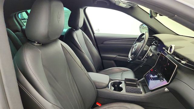 2023 Maserati Grecale GT AWD w/ 21'' Wheels, Driver Assist. Pkg & Neroissimo Pkg - 23022540 - 23