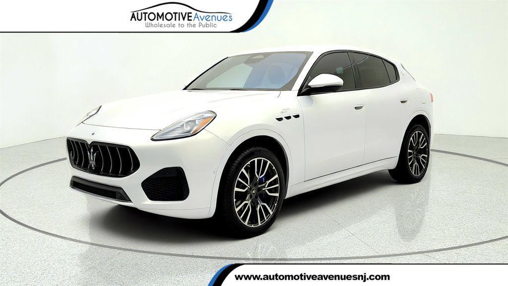 2023 Maserati Grecale GT AWD w/ Nerissimo Pkg & Driver Assistance Pkg L1 - 23046003 | Video 1