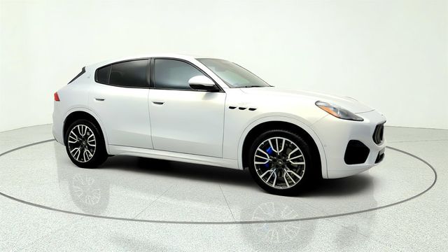 2023 Maserati Grecale GT AWD w/ Nerissimo Pkg & Driver Assistance Pkg L1 - 23046003 - 2