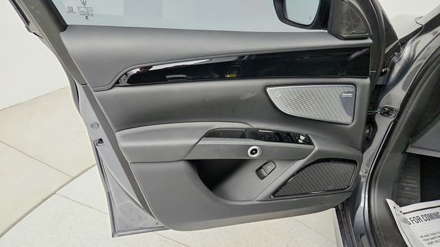 2023 Maserati Grecale Modena AWD with Piano Black Wood Trim - 22947384 - 10