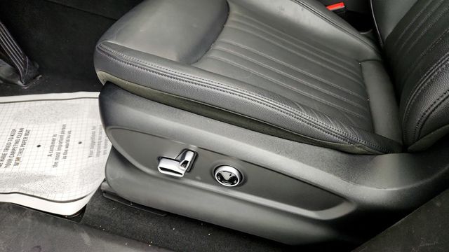 2023 Maserati Grecale Modena AWD with Piano Black Wood Trim - 22947384 - 11