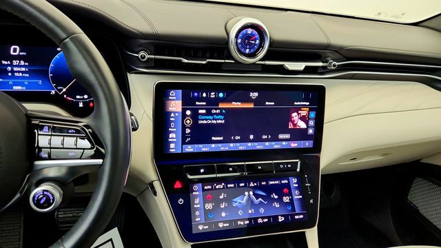 2023 Maserati Grecale Modena AWD with Premium Plus Package & Extended Leather - 22970773 - 17
