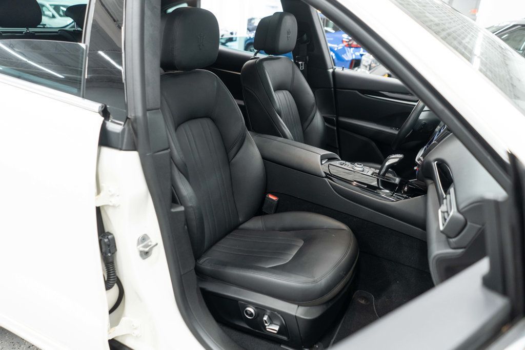 Maserati Levante photo 10