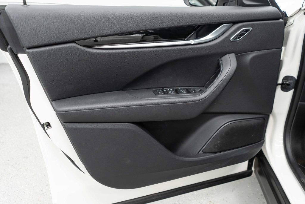 Maserati Levante photo 16