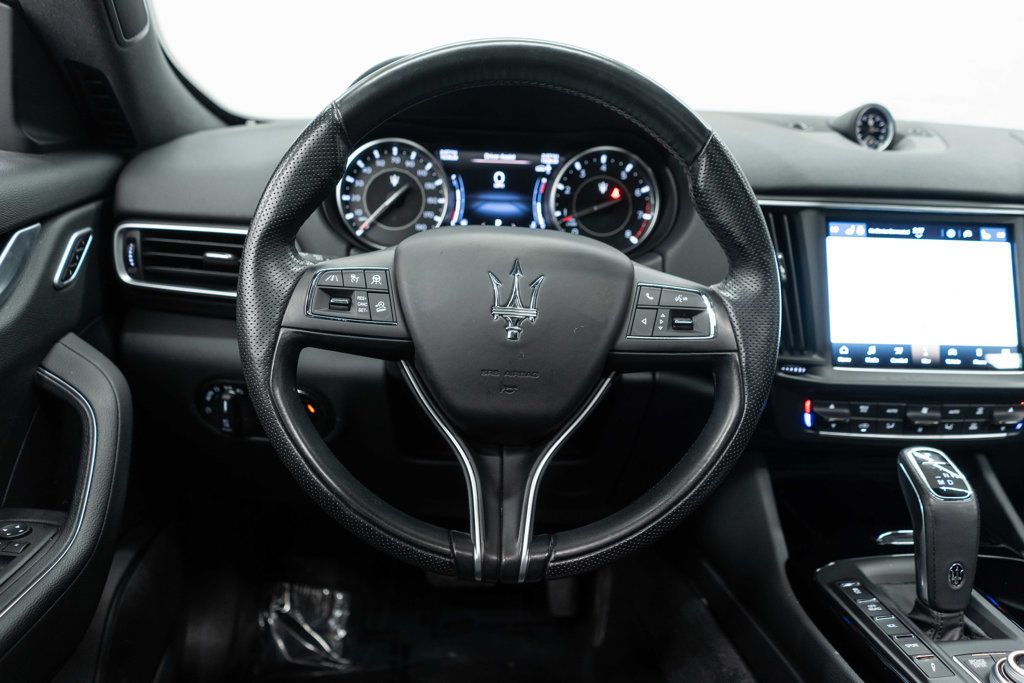 Maserati Levante photo 17