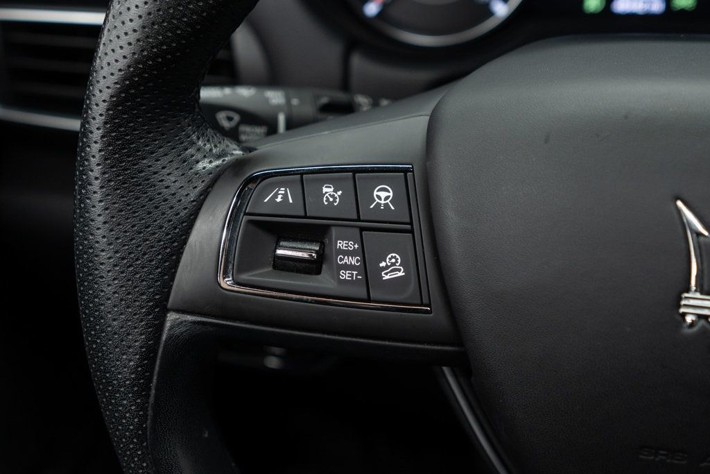 Maserati Levante photo 24