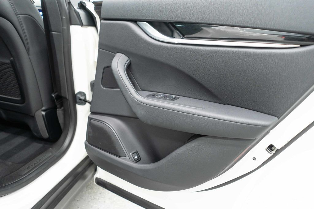 Maserati Levante photo 30