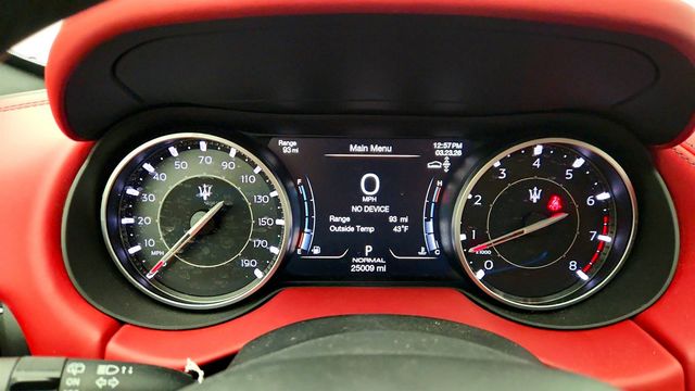 2023 Maserati Levante GT AWD w/ Premium harman/kardon 900W Audio & Red Leather - 23002211 - 14