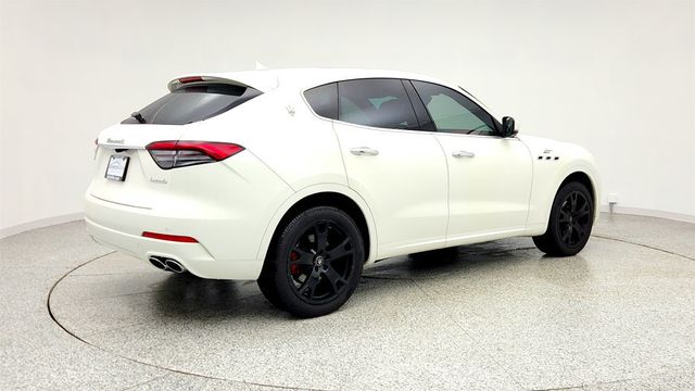2023 Maserati Levante GT AWD w/ Premium harman/kardon 900W Audio & Red Leather - 23002211 - 4