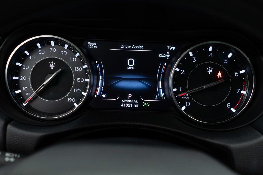 Maserati Levante photo 18
