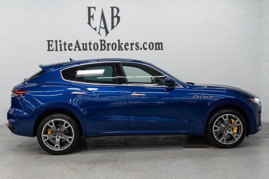Maserati Levante photo 5