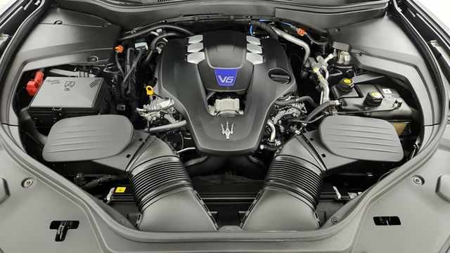 2023 Maserati Levante Modena AWD with Full Natural Drilled Leather & 21'' Wheels - 22941011 - 27