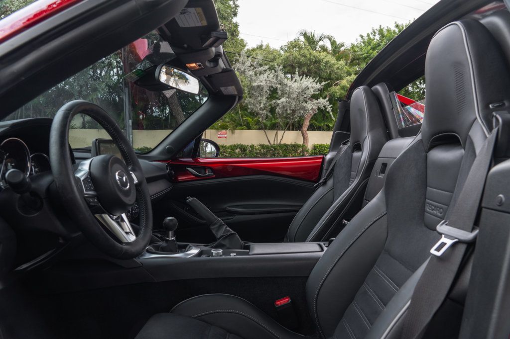 2023 Mazda MX-5 Miata Miata RF photo 12