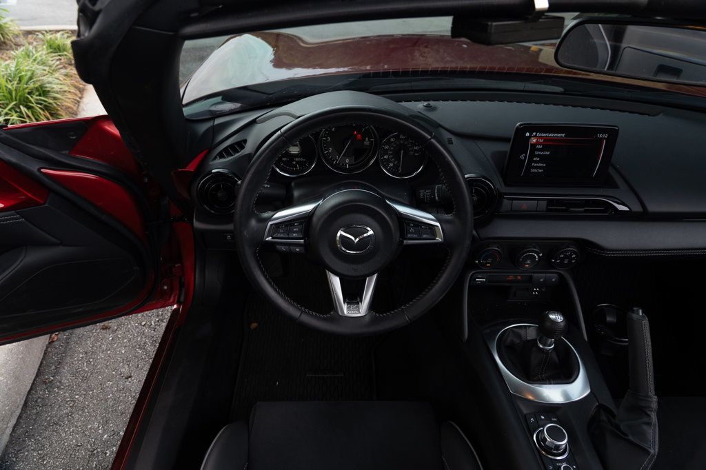 2023 Mazda MX-5 Miata Miata RF photo 14