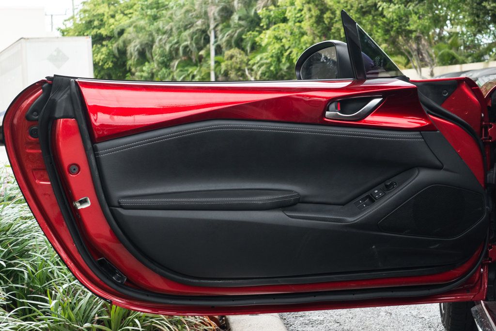2023 Mazda MX-5 Miata Miata RF photo 21