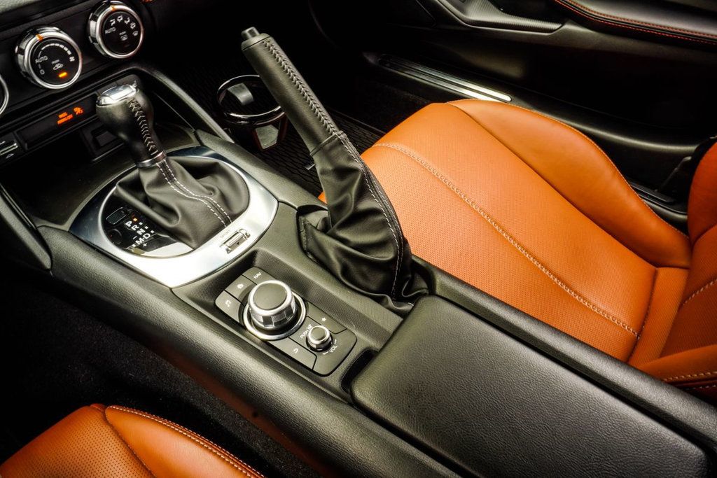 Mazda MX-5 photo 16