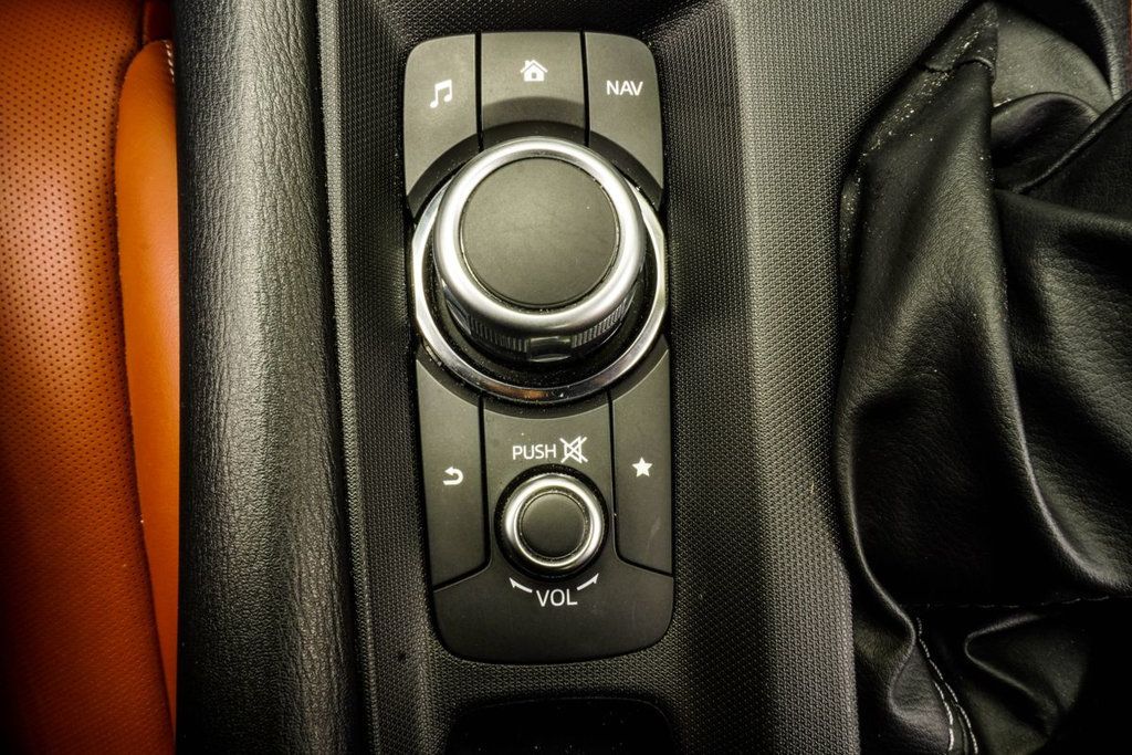 Mazda MX-5 photo 17