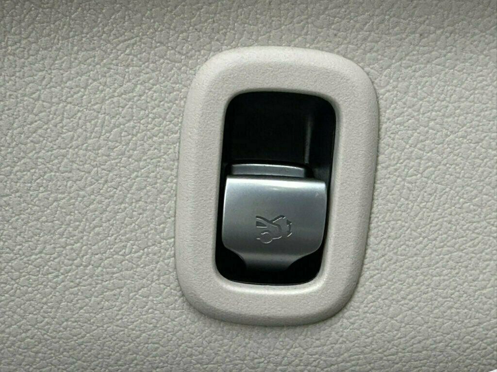2023 Mercedes-Benz C-Class C 300 4MATIC Sedan - 23065158 - 30