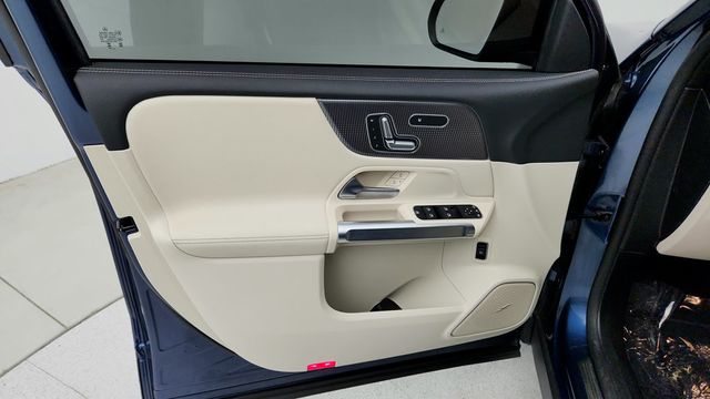 2023 Mercedes-Benz EQB EQB 250+ SUV, Pinnacle with Panorama Roof & 19'' Wheels - 22941427 - 10