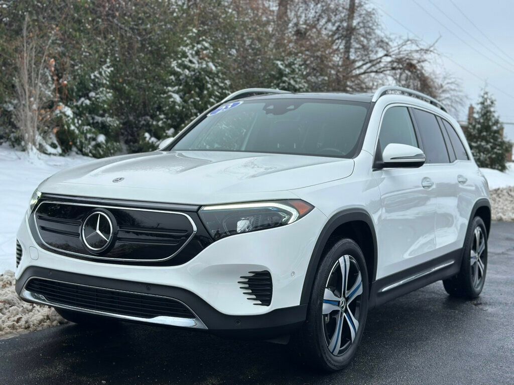 2023 Mercedes Benz EQB 300 4MATIC photo 2