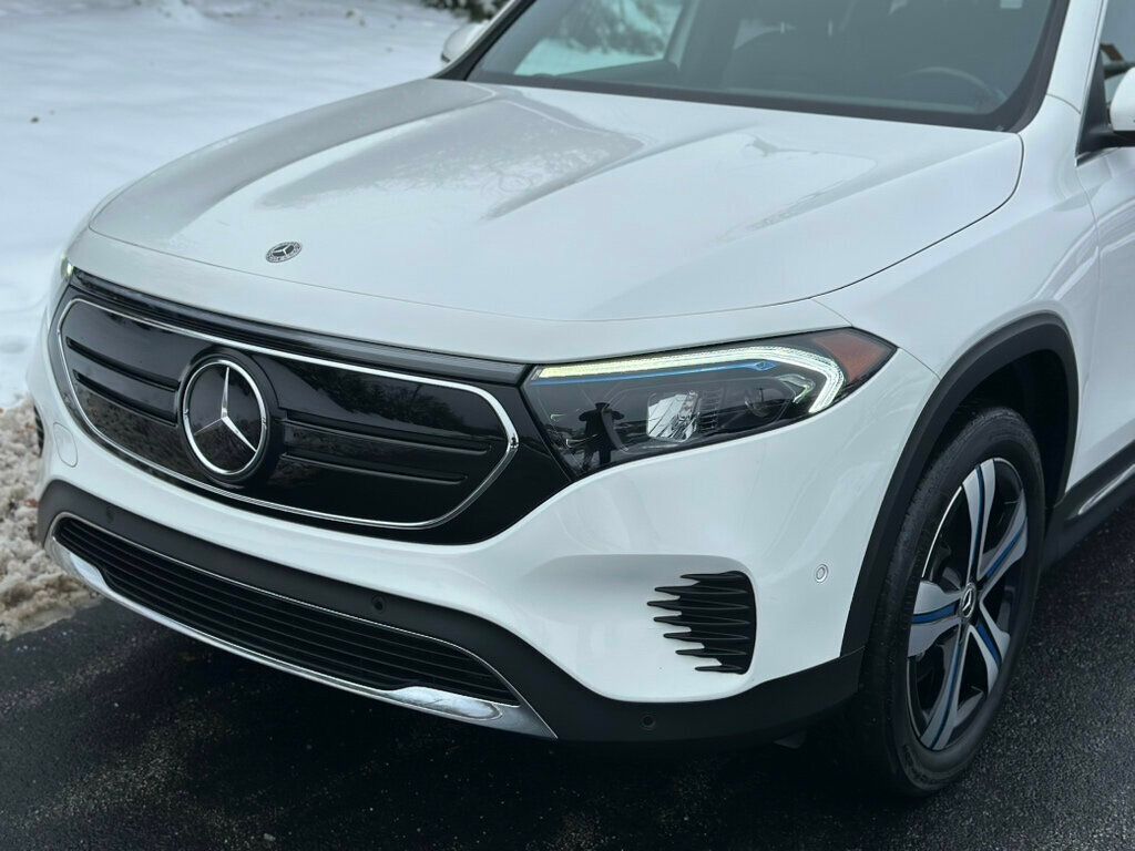 2023 Mercedes Benz EQB 300 4MATIC photo 3