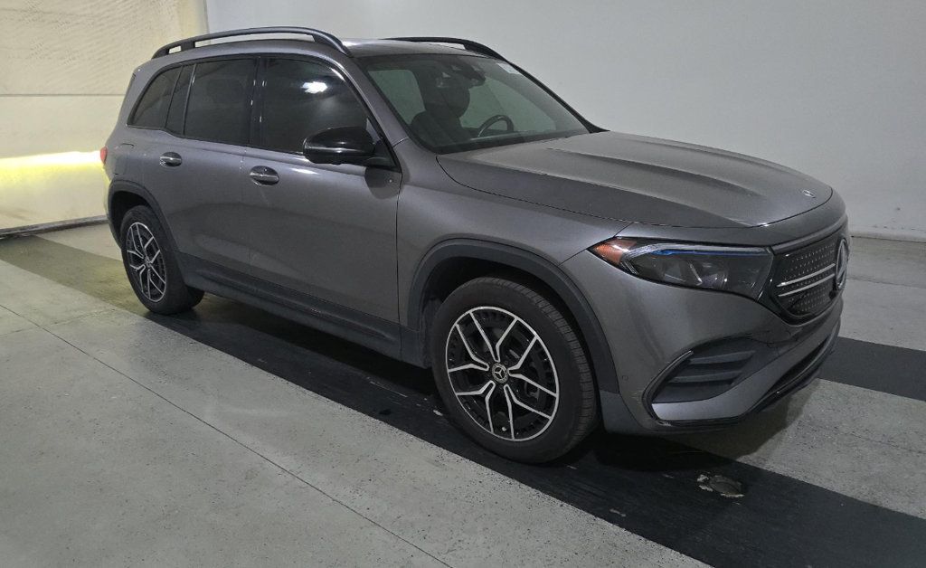 2023 Mercedes Benz EQB 300 4MATIC photo 2