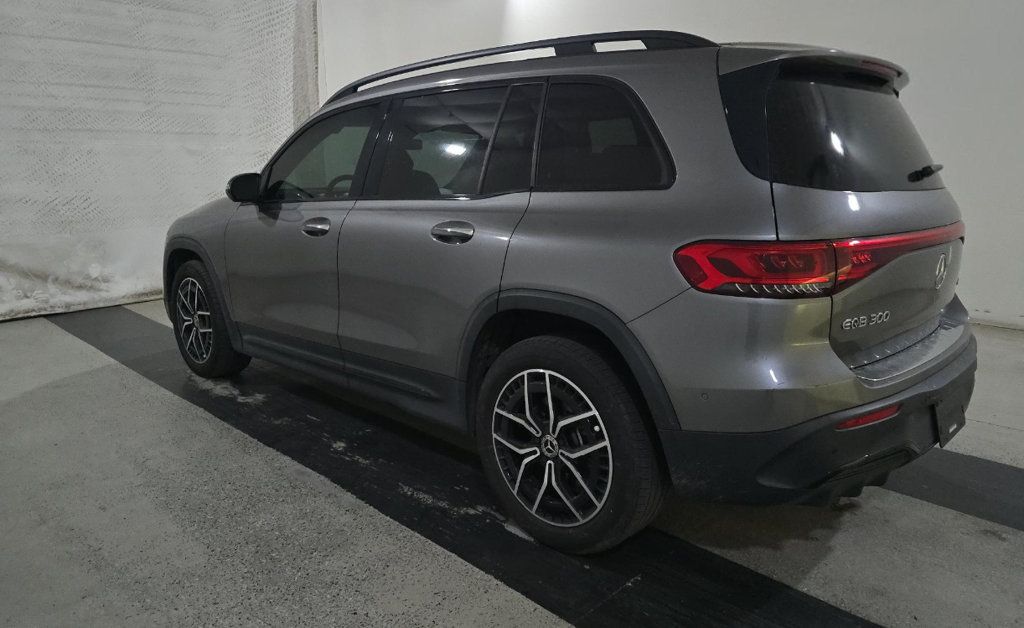 2023 Mercedes Benz EQB 300 4MATIC photo 4