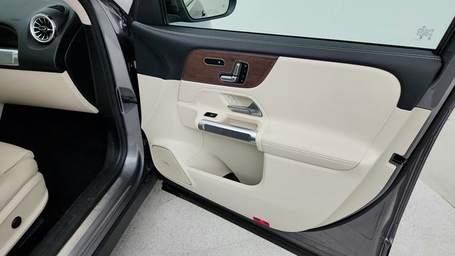 2023 Mercedes-Benz EQB EQB 300 4MATIC SUV, Pinnacle w/ Driver Assistance, Panorama Roof - 22944197 - 24